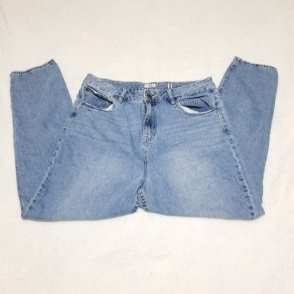 Sold Vintage Mom Jeans - Picture 2 of 6